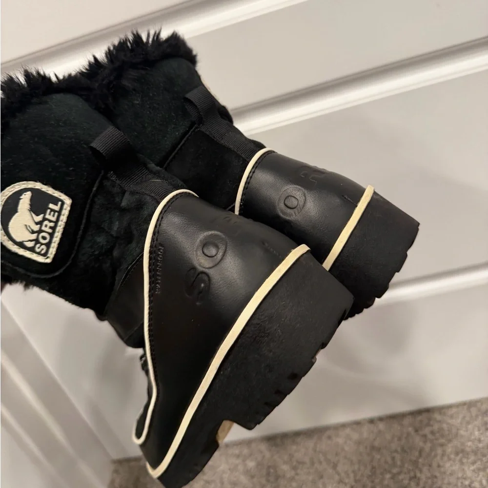 Sorel Women's Tivoli II waterproof suede winter boots in black size 8 - Picture 4 of 6